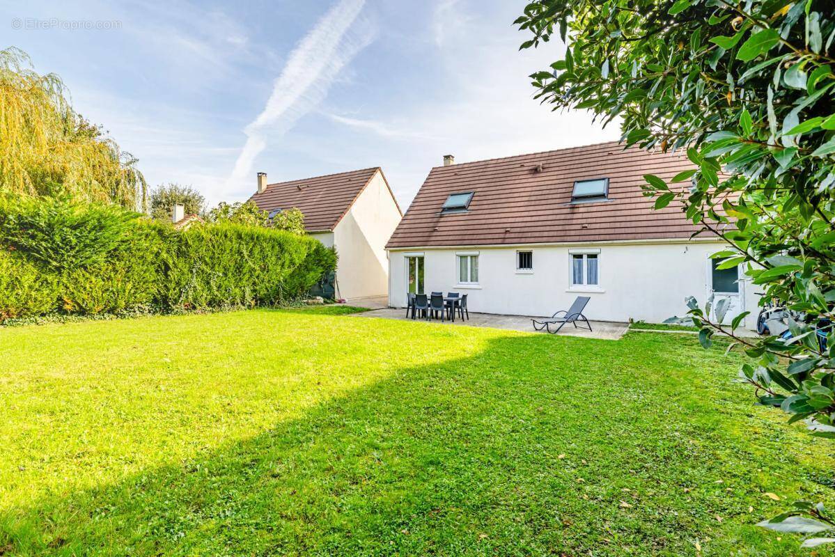 Maison à GOUSSAINVILLE