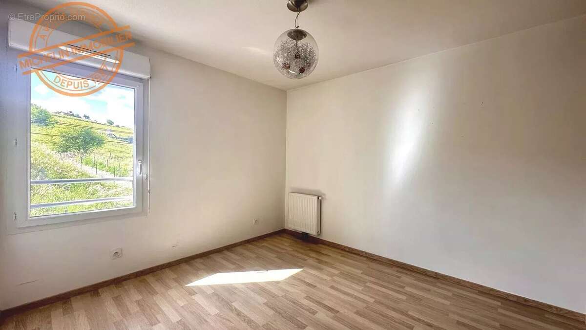 Appartement à ANSE