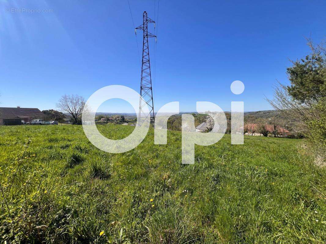 Terrain à DAMPNIAT