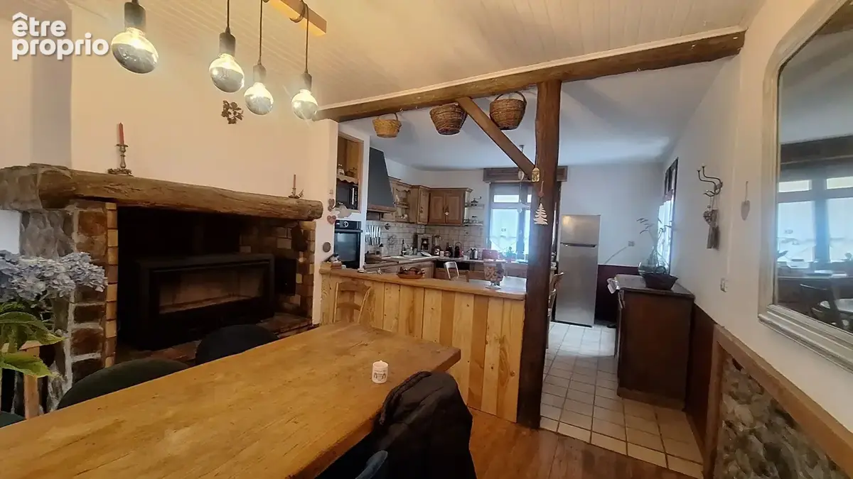 Maison familiale aux beaux volumes, avec piscine et extérieur - photo 6