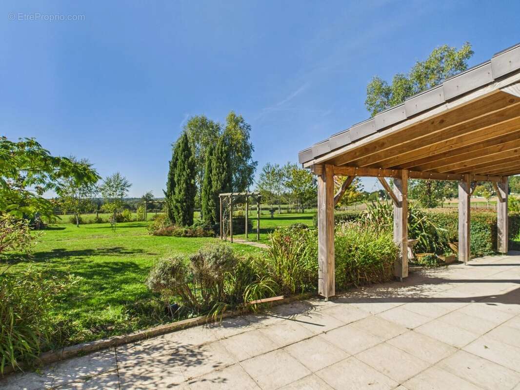 Maison à ABJAT-SUR-BANDIAT