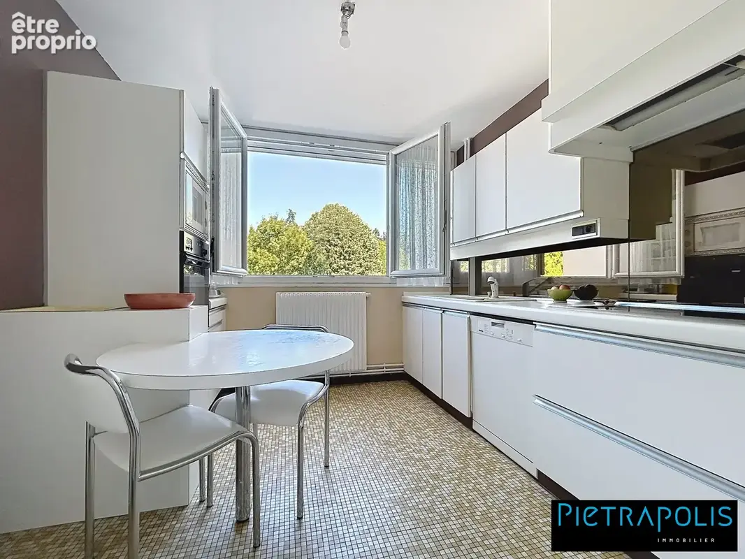 Appartement 6 pièces 112 m² à vendre à Sainte-Foy-Les-Lyon (69110) - photo 6