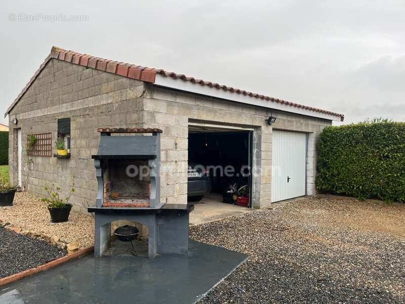A SAISIR ! Maison de plain-pied de 125m² - 4 chambres - Agris (16) - photo 12