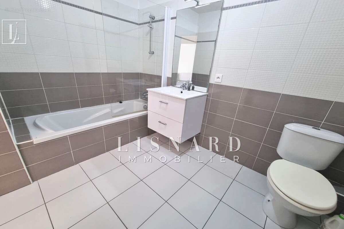 Appartement à VALLAURIS