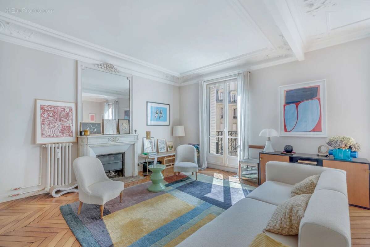 Appartement à PARIS-16E