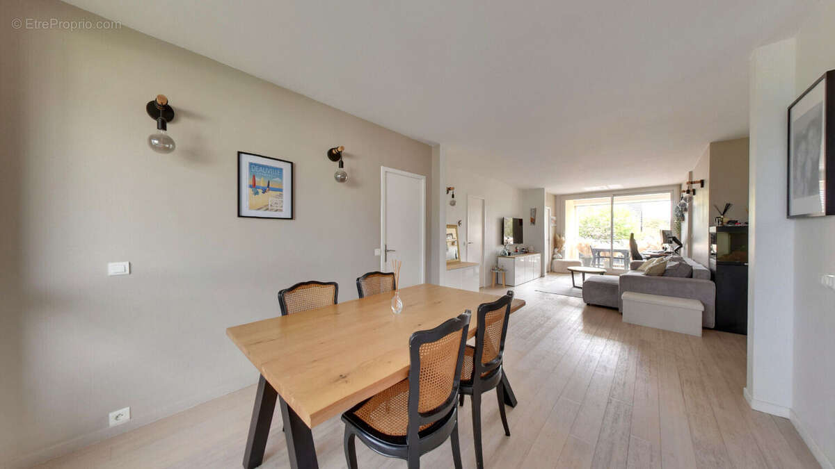 Appartement à LE PLESSIS-TREVISE