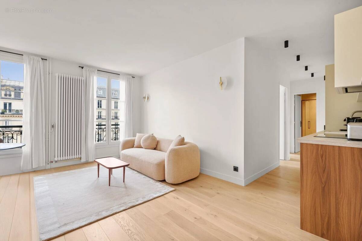 Appartement à PARIS-17E