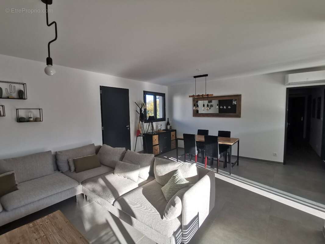 Maison à MEJANNES-LE-CLAP