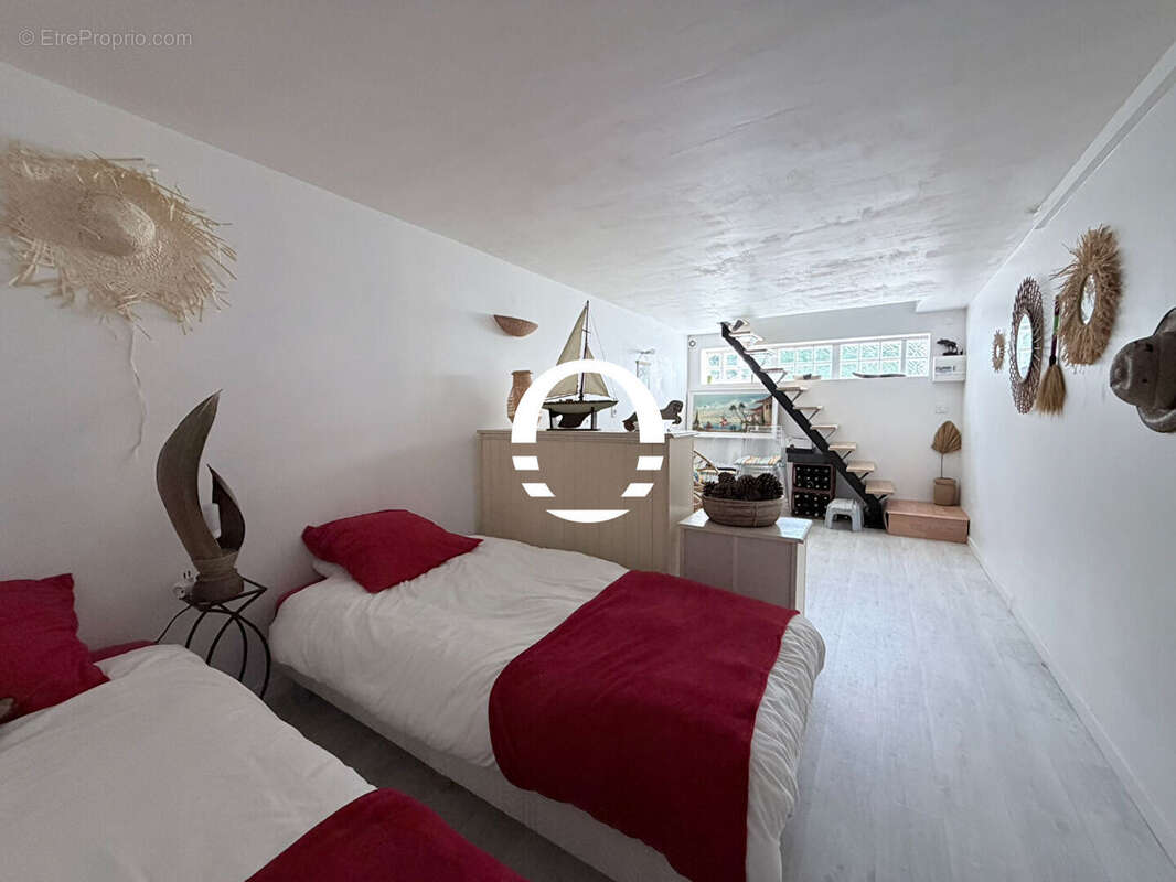 Maison à SAINT-MICHEL-CHEF-CHEF