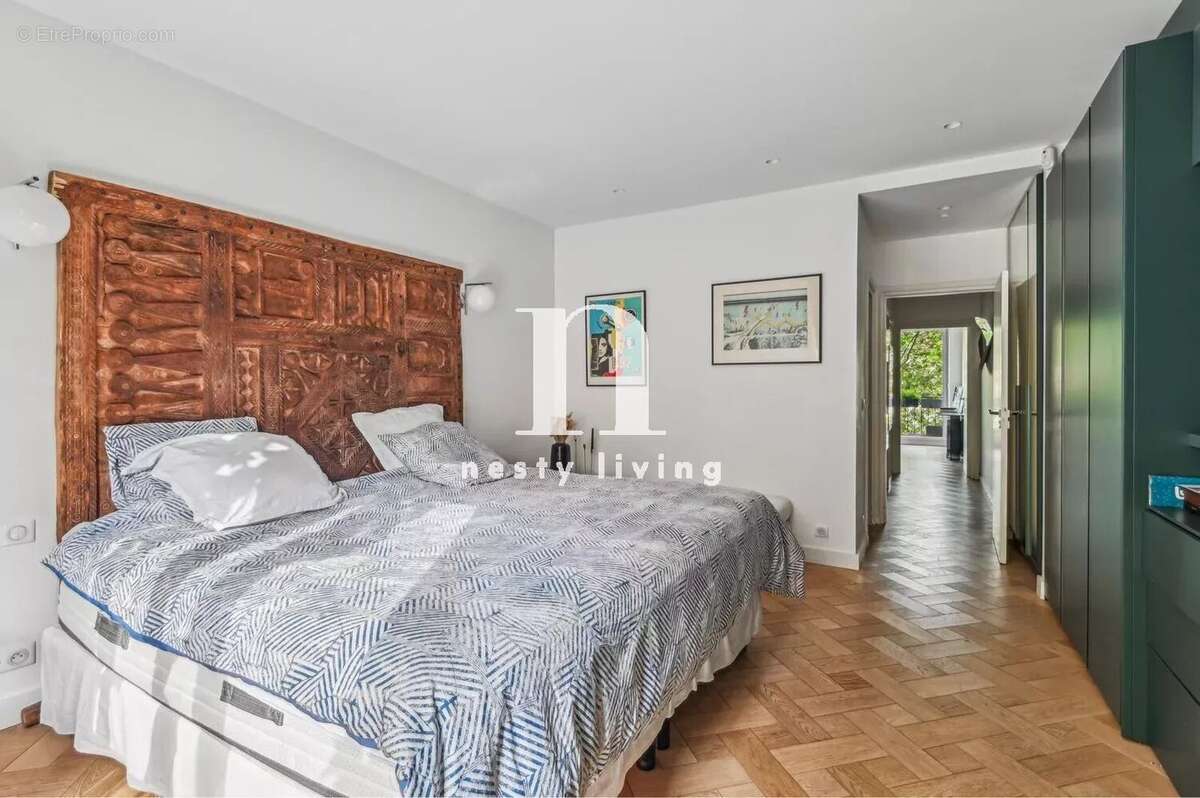 Appartement à PARIS-16E