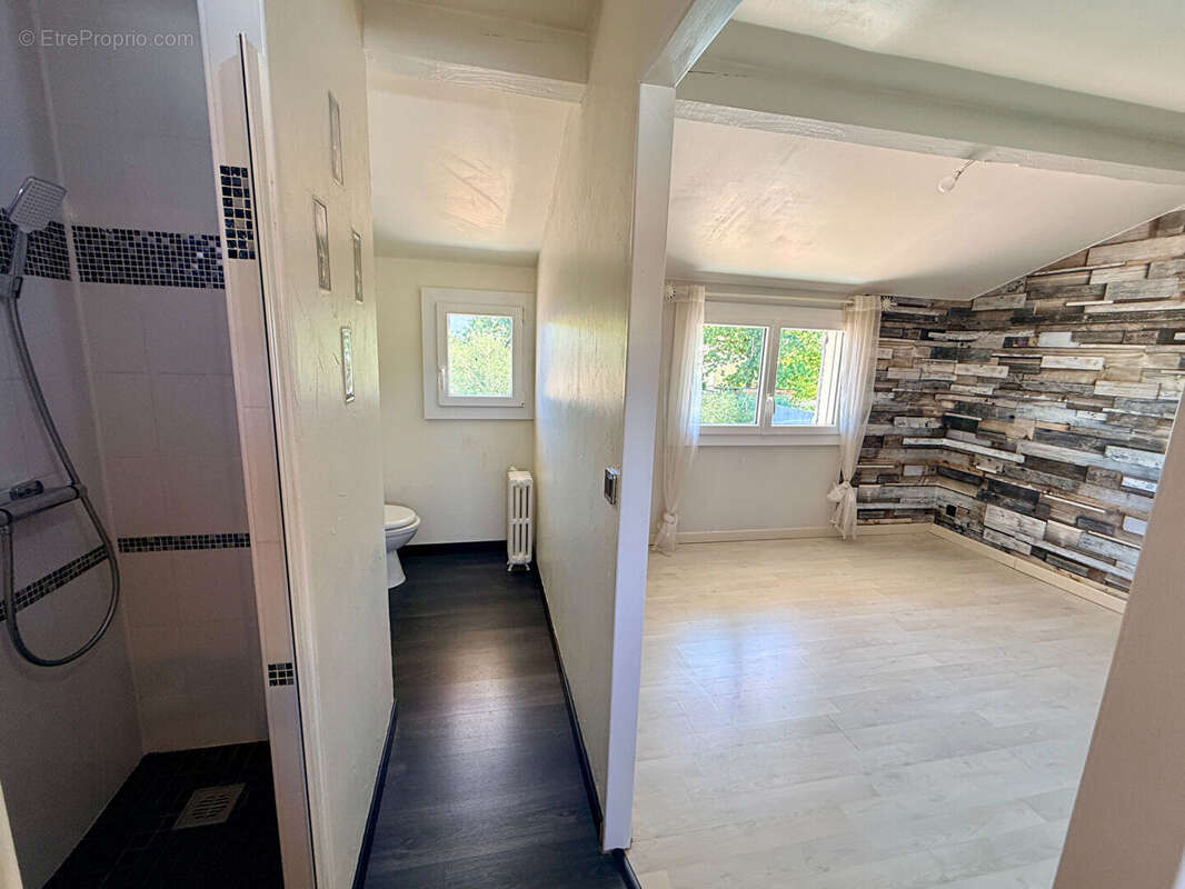 4 CHAMBRES avec garage et jardin - photo 8