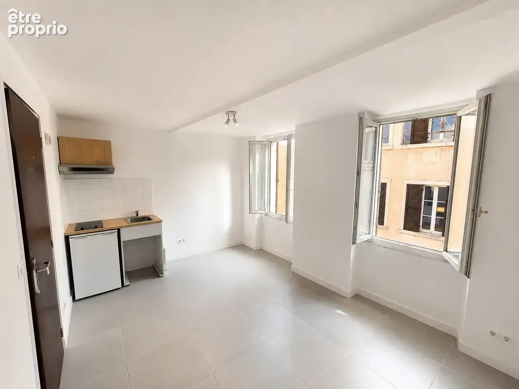 Appartement à MARSEILLE-1E