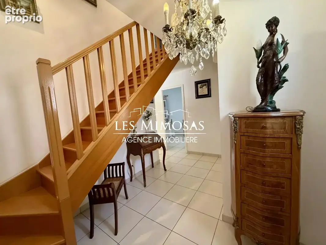 Fréjus – villa avec studio indépendant - garage - photo 12