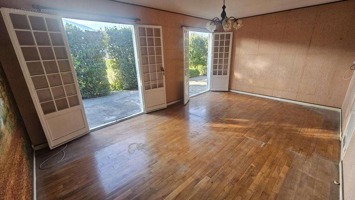 Maison à BRISON-SAINT-INNOCENT