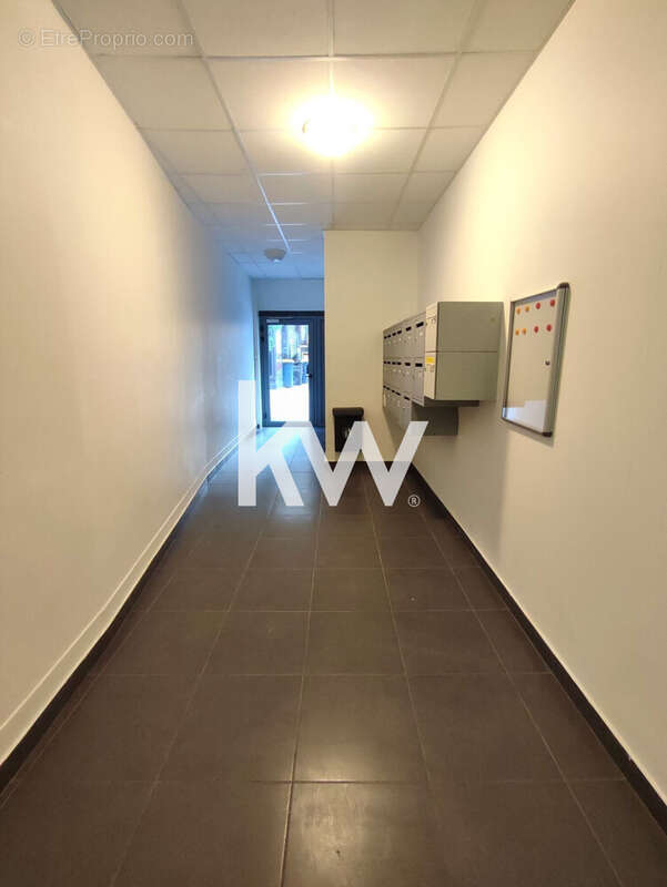Appartement 39 m² à Saint-Etienne  - photo 7