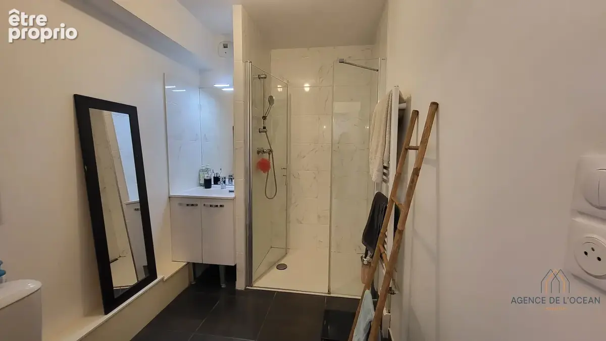 Appartement T2 à vendre à Plouharnel : balcon avec vue dégagée et garage - photo 7