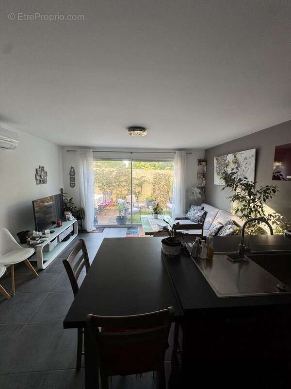 Appartement à CHATEAUNEUF-LES-MARTIGUES