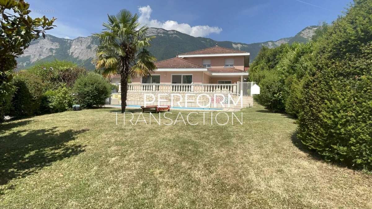 Maison à SAINT-NAZAIRE-LES-EYMES