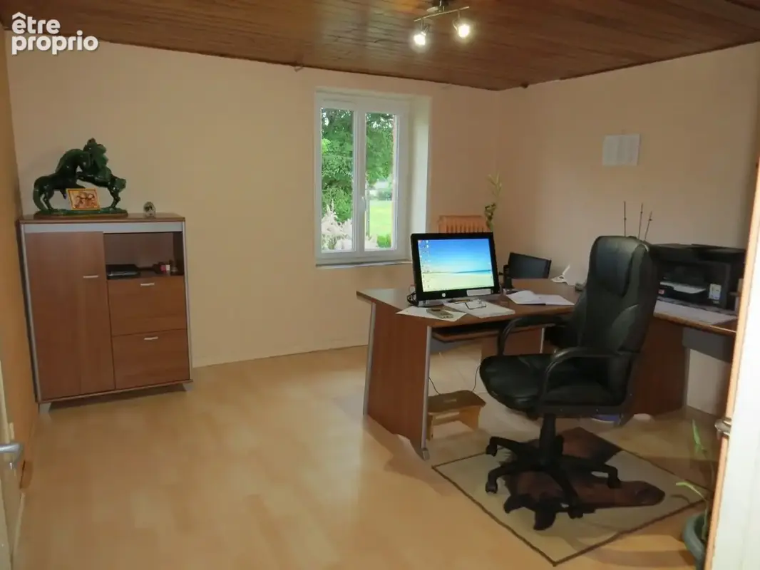 Une grande maison de 220 m² de potentiel sur un grand terrain de plus de 5500 m², bien isolée. À Ornacieux 38260 - photo 17
