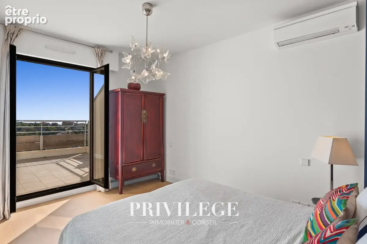 Nice   villa contemporaine avec piscine, vue dégagée et aperçu mer   domaine sécurisé - photo 27