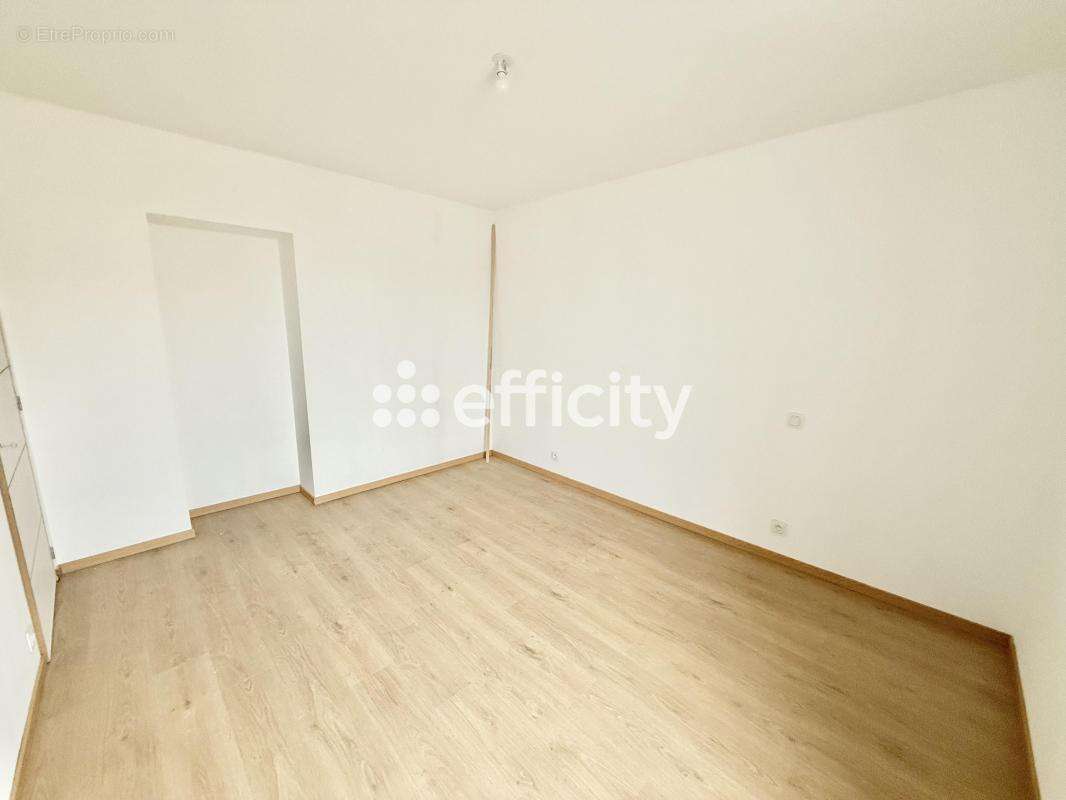 Maison à COSNES-ET-ROMAIN