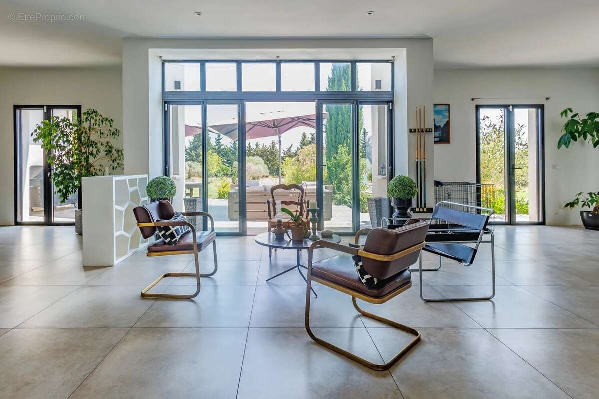 Maison contemporaine avec piscine Campagne Arlésienne - photo 2