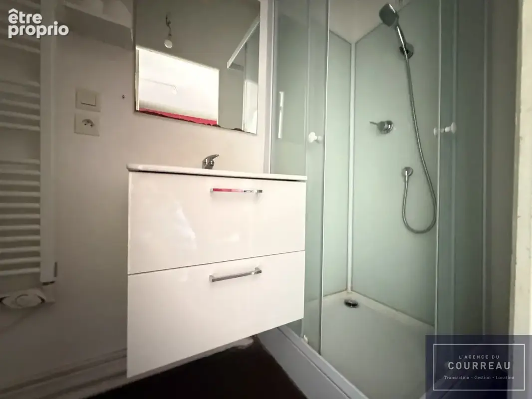 Place St Côme appartement de 31m2 - photo 8