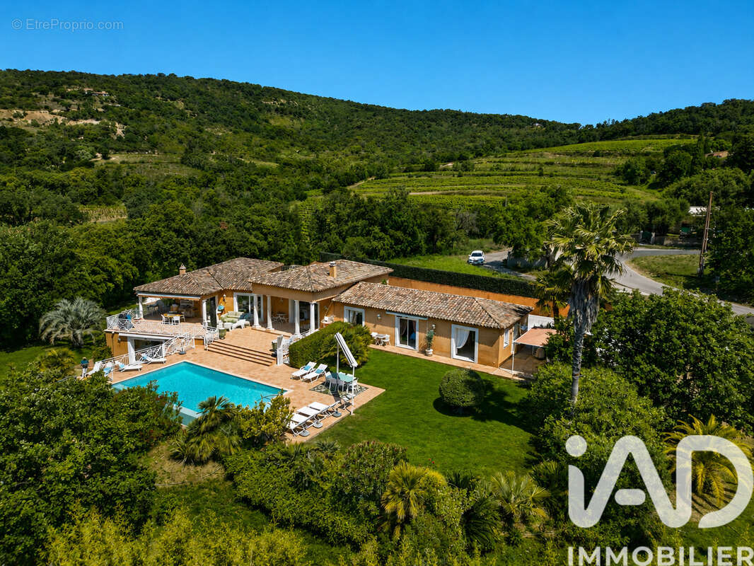 Photo 2 - Maison à GRIMAUD