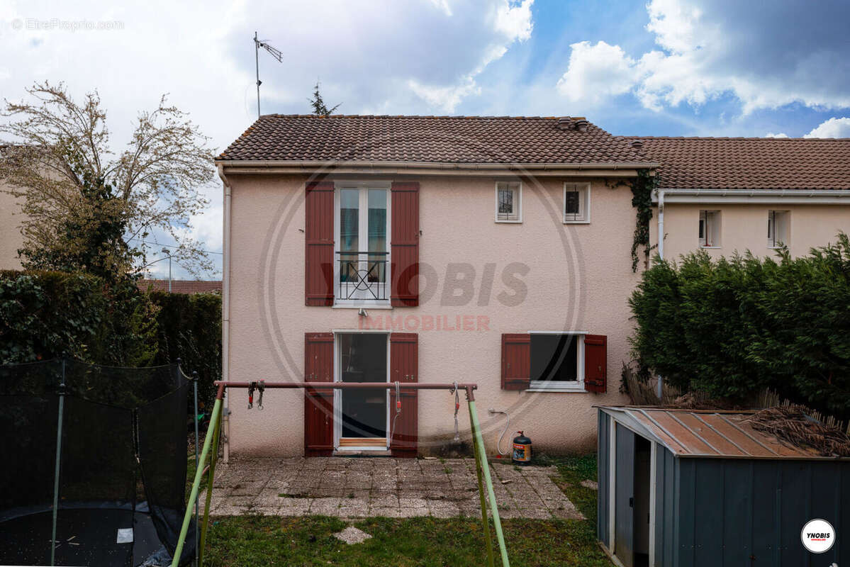 Maison à LES MUREAUX