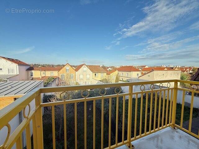 Appartement à MAISONS-ALFORT