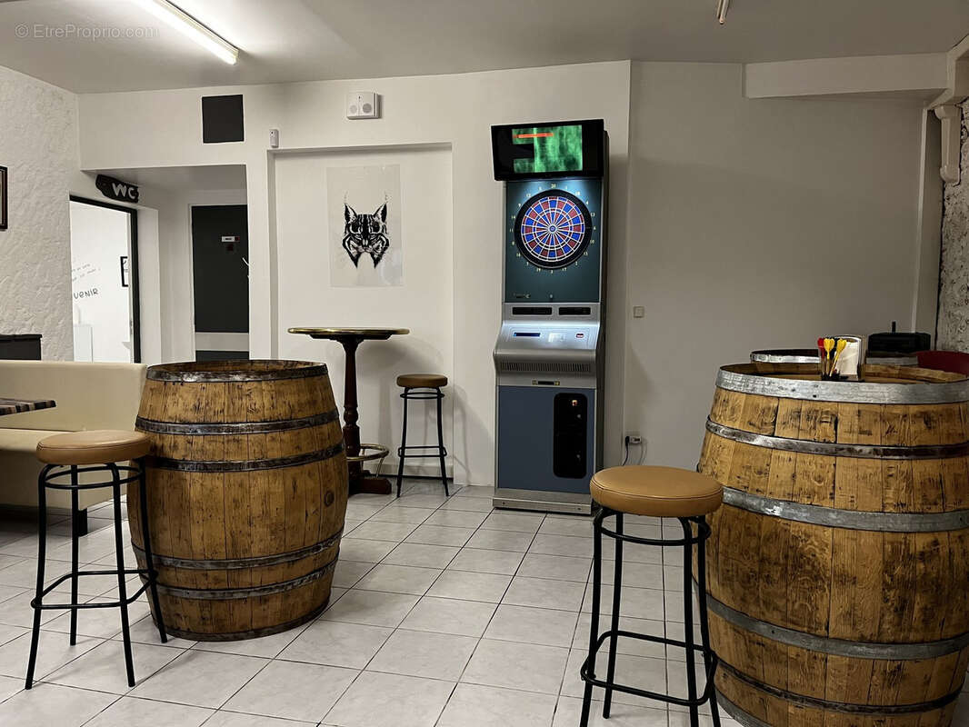 Commerce à CHASSENEUIL-SUR-BONNIEURE