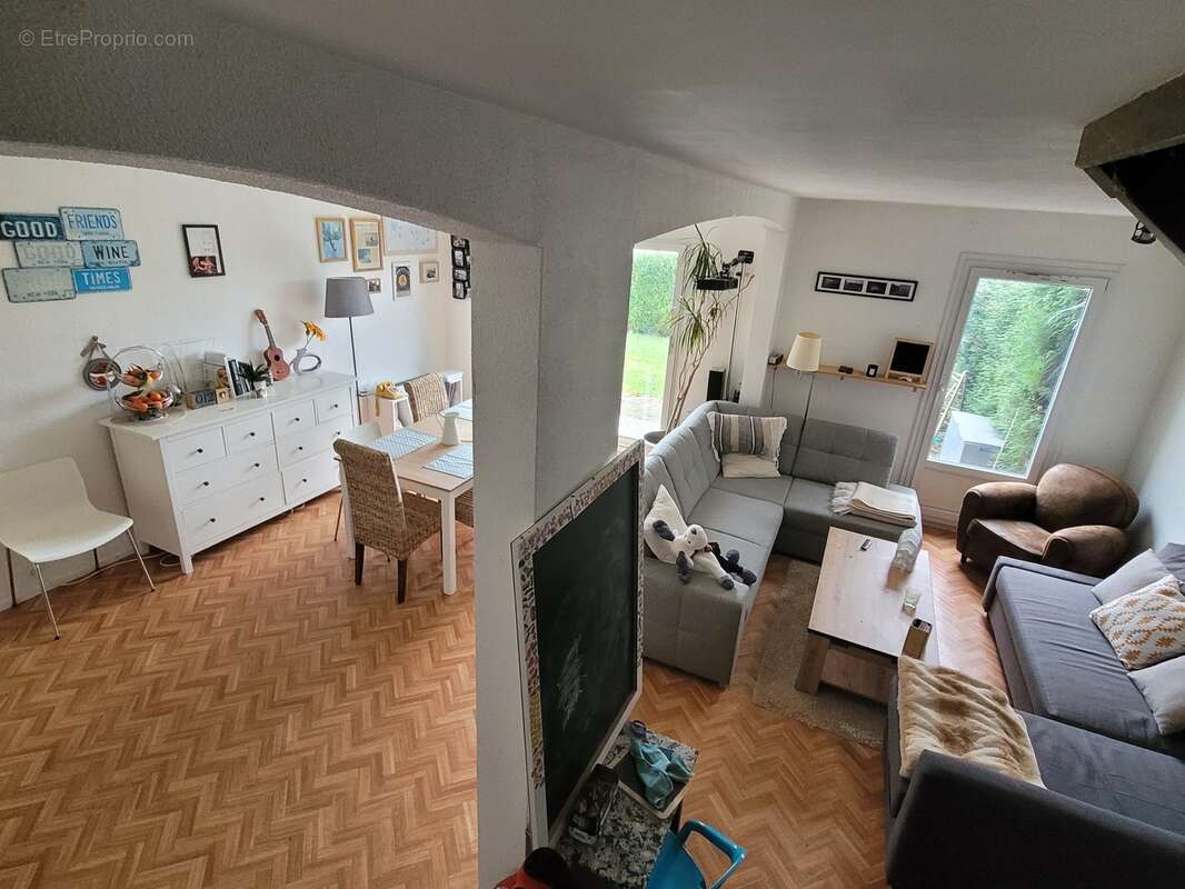 Maison à CONDAT-SUR-VIENNE