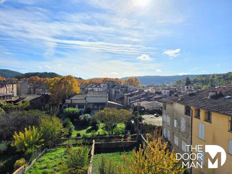 Appartement à SALERNES