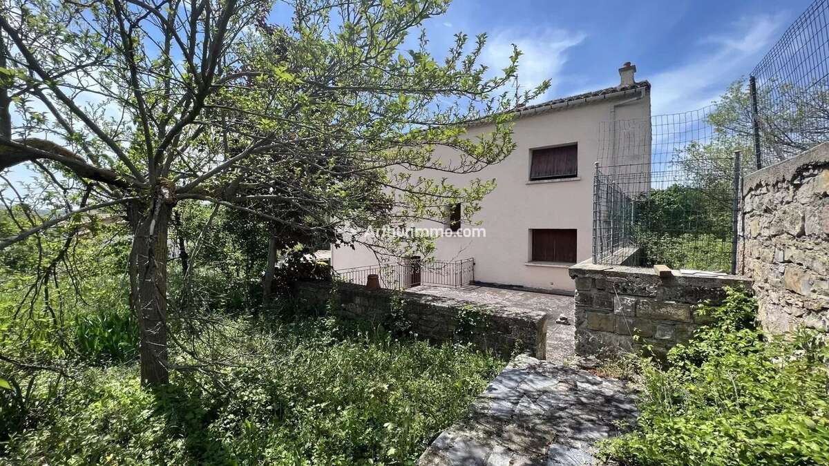 Maison à SAINT-GEORGES-DE-LUZENCON