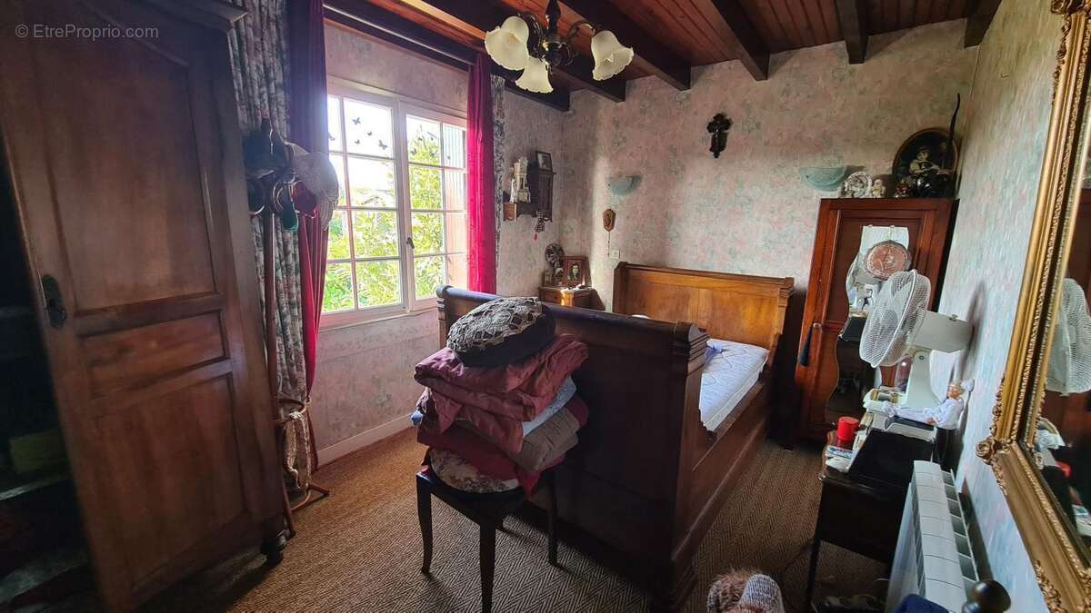 Maison à CADILLAC-EN-FRONSADAIS