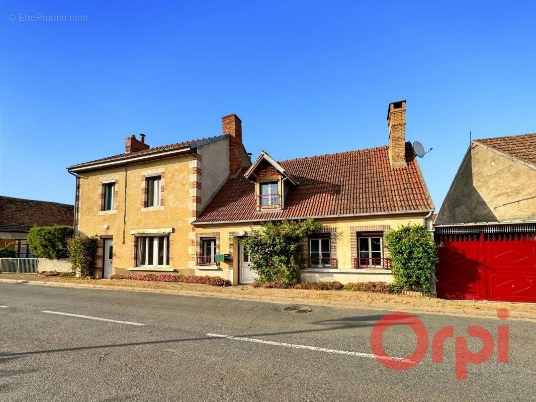 Maison à EPINEUIL-LE-FLEURIEL