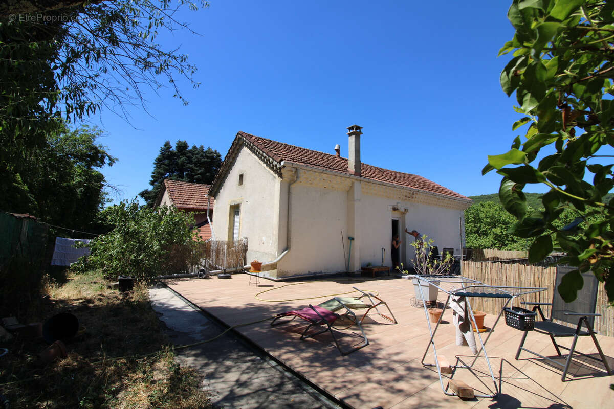 Appartement à SAINT-PAUL-LE-JEUNE