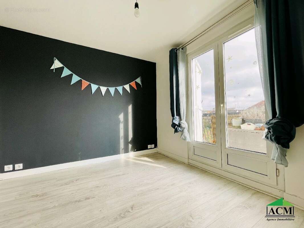 Appartement à MERY-SUR-OISE