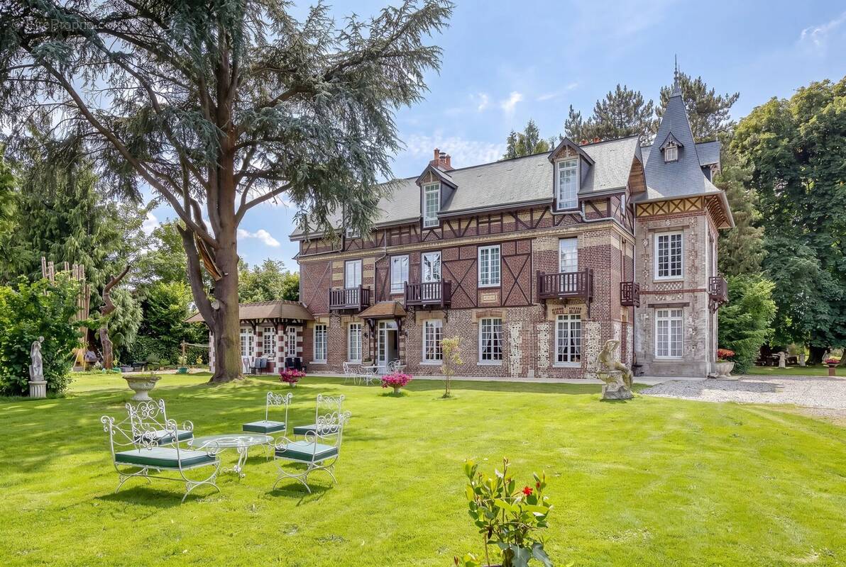 Maison à SAINT-OUEN-DE-THOUBERVILLE