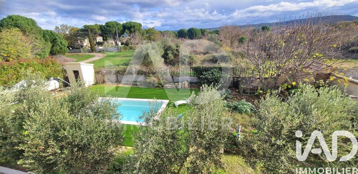 Photo 2 - Maison à REMOULINS