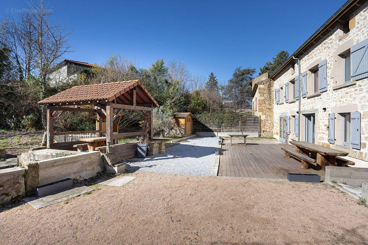 Maison à VIC-LE-COMTE