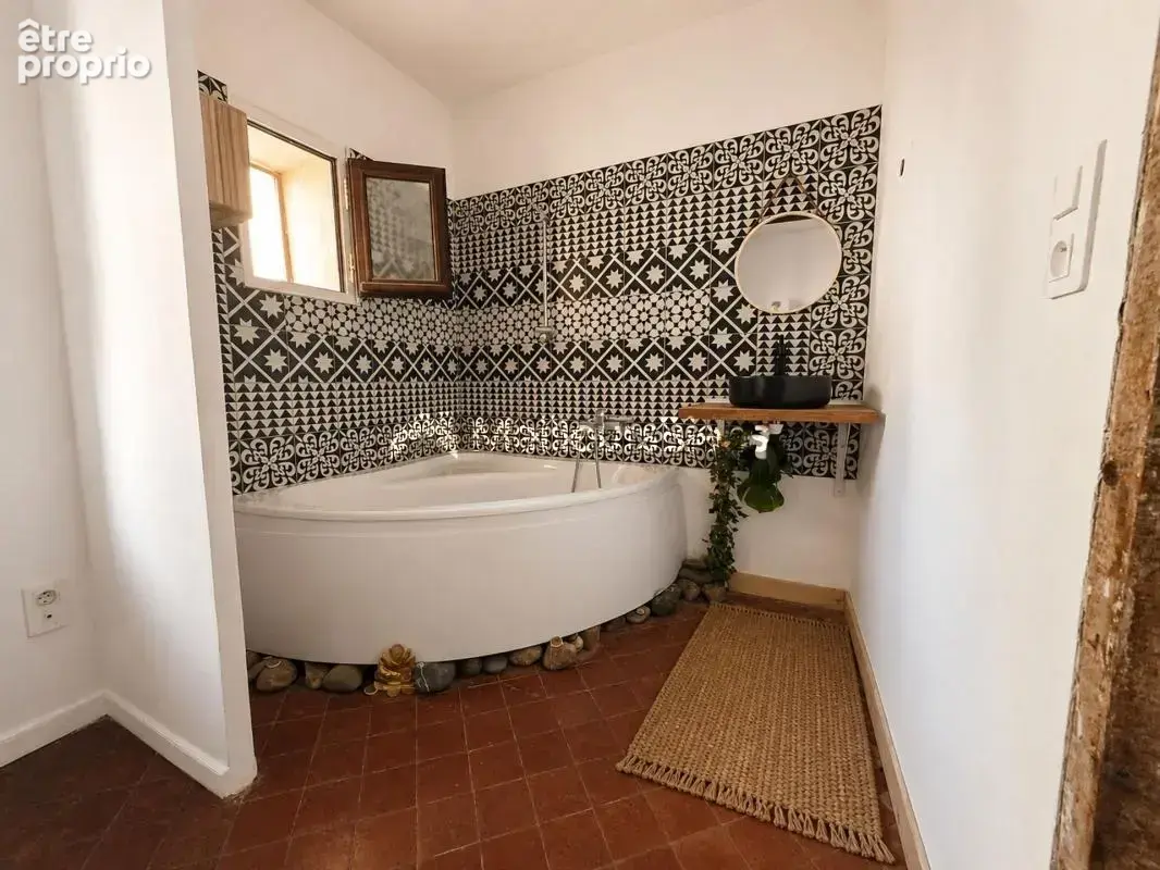 Maison de village 4 chambres avec dépendance : habiter, louer ou travailler - photo 8