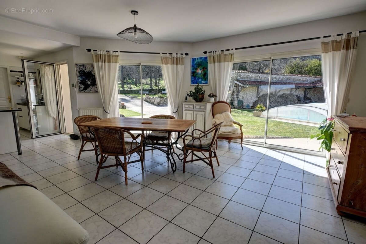 Maison à HAUTEFAGE-LA-TOUR