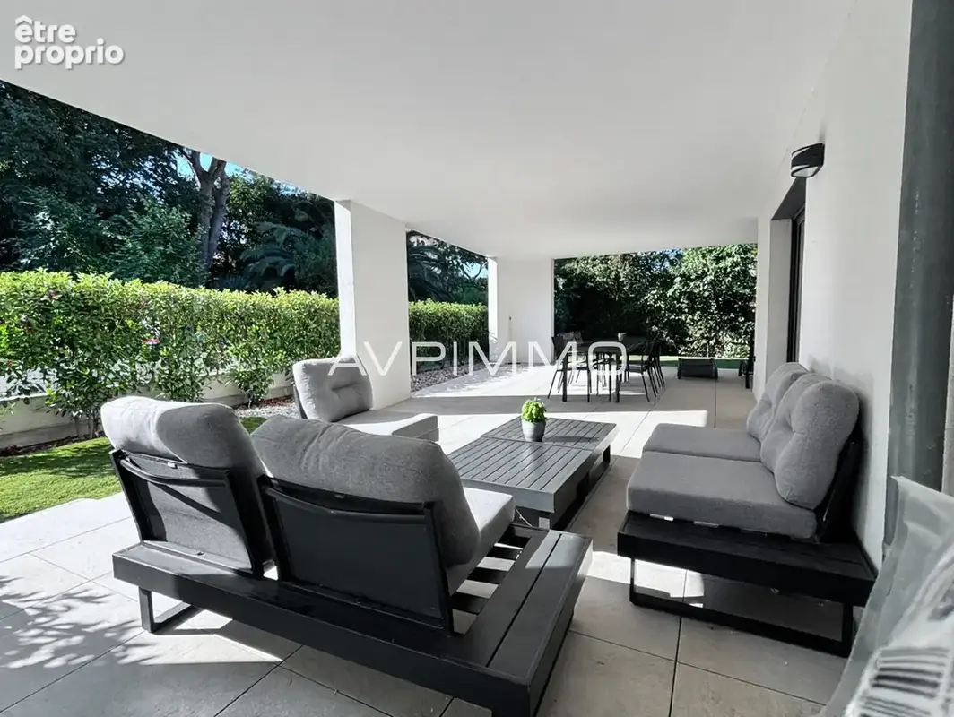 Appartement à SAINT-CYR-SUR-MER