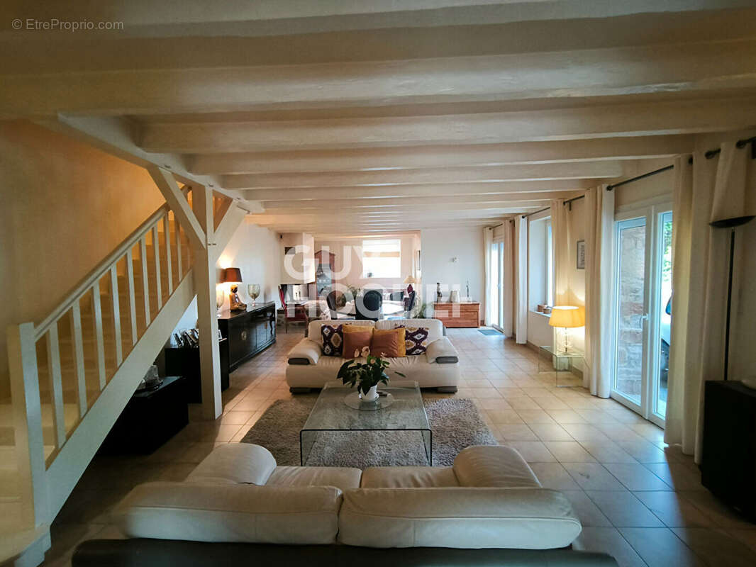 Maison à SAINT-GUINOUX