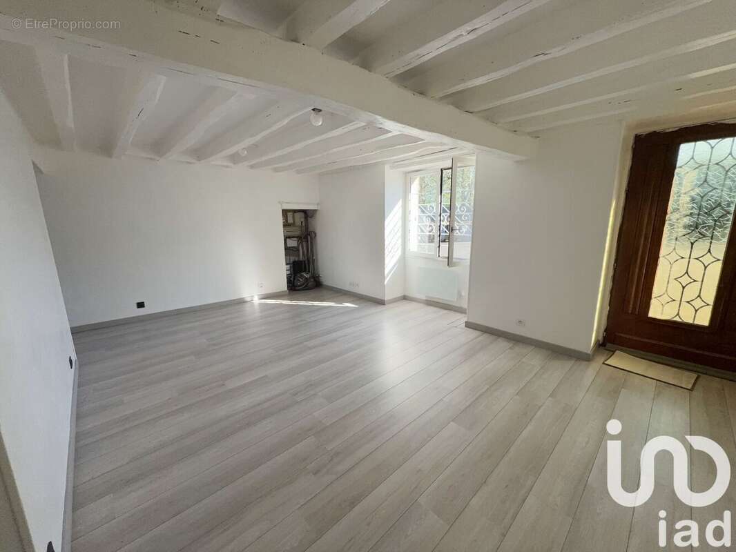 Photo 2 - Maison à LE COUDRAY-MONTCEAUX