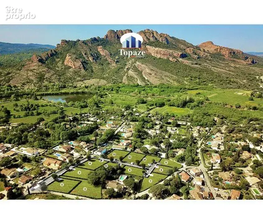 Terrain à ROQUEBRUNE-SUR-ARGENS