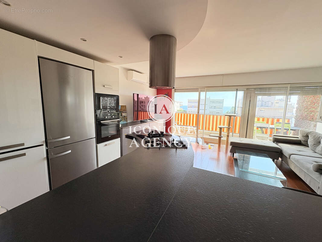 Appartement à VALLAURIS