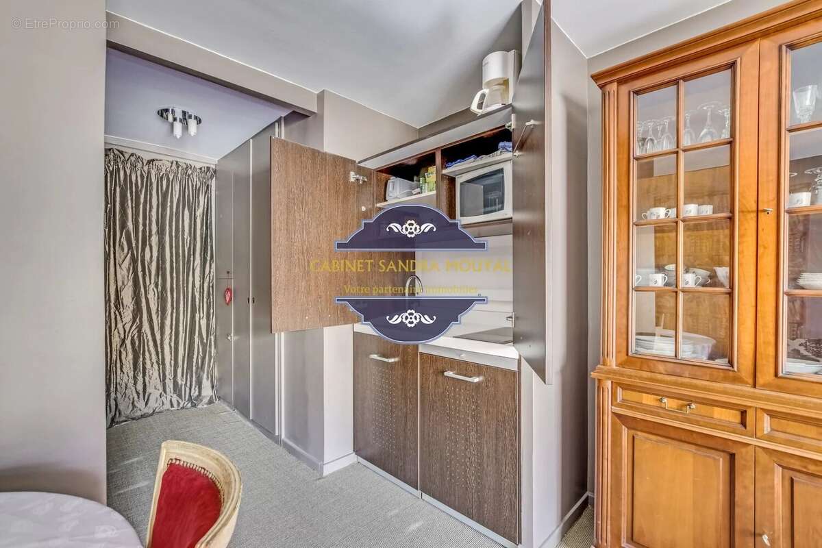 Appartement à PARIS-8E
