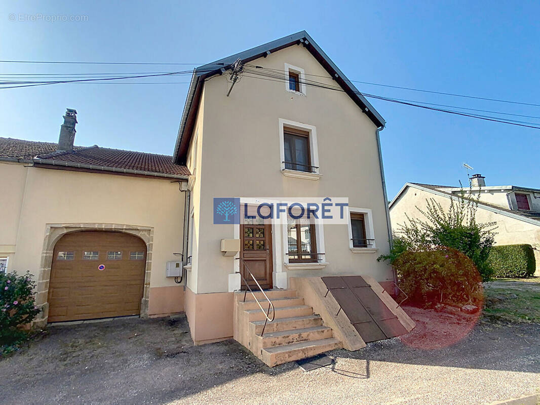 Maison à FRESNES-SUR-APANCE